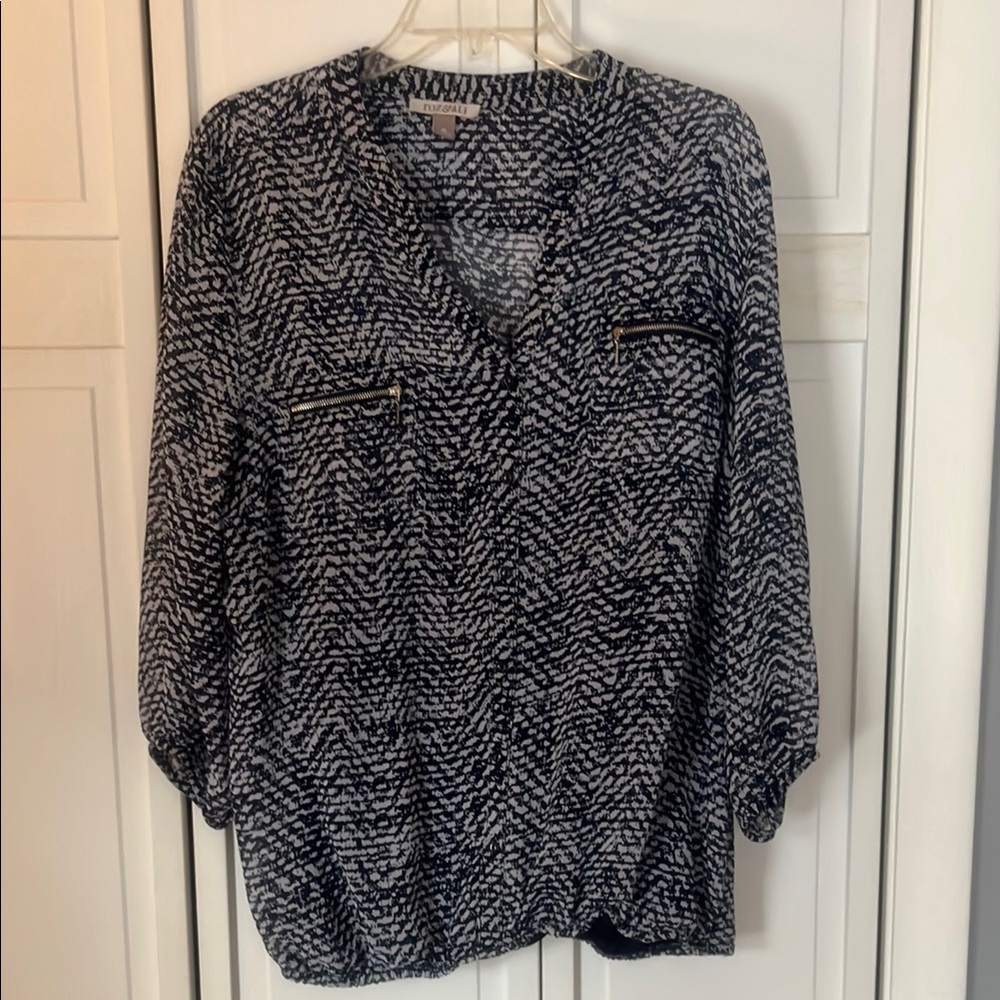 Women's Black and White Patterned Top